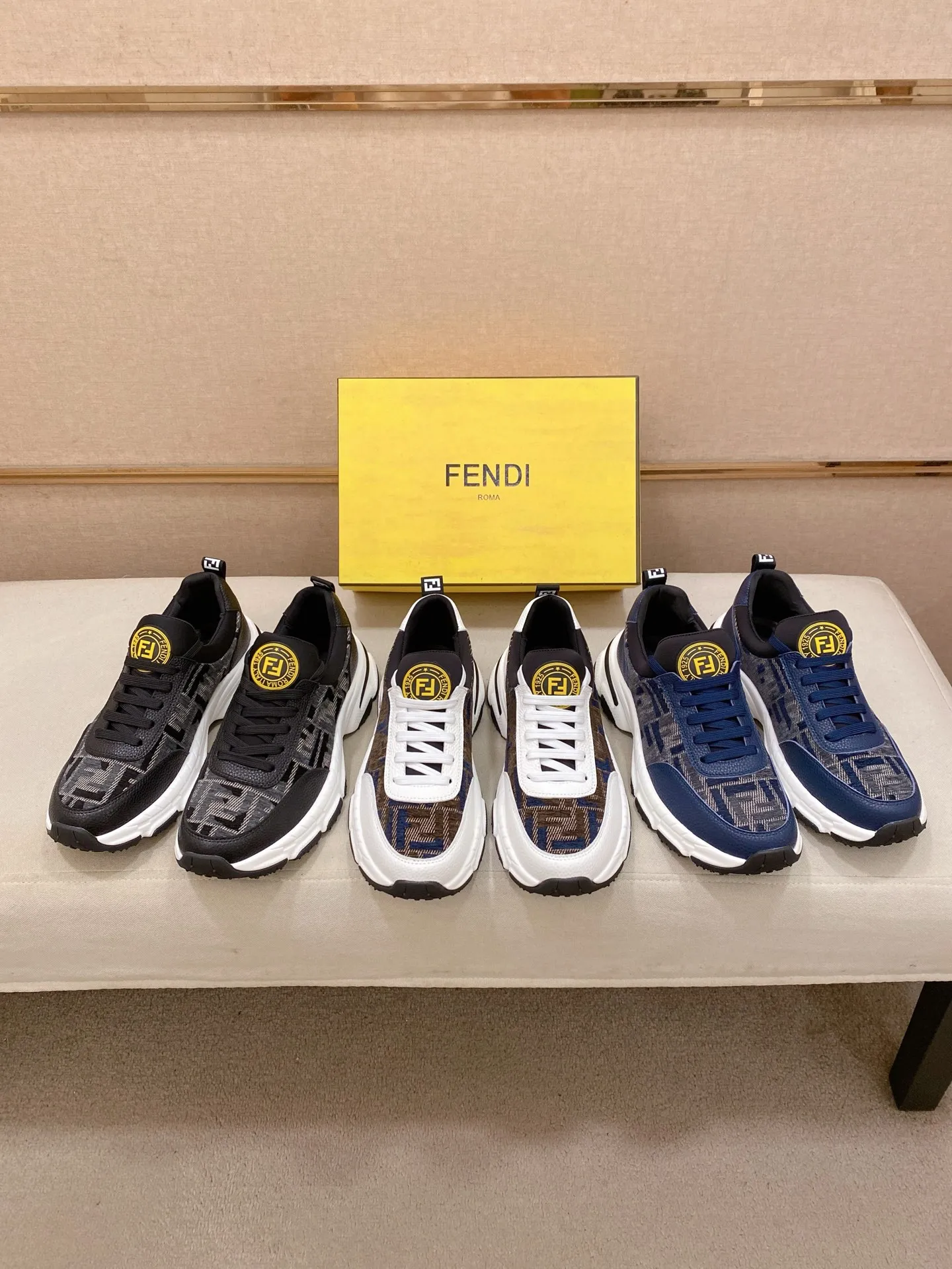 Men's men's shoes 442💰 (fendi) new style 👊🏻 upper 🇮🇹 imported cowhide fabric 🇩🇪 lining imported sheepskin lining. The original outsole is molded to highlight the identity of every man, and the upper foot is elegant and stable🚶🏻🚶🏻The high-end custom counters reproduce the original version📯No matter the wind or rain, the shoe last remains unchanged and can withstand the verification of time🔍️,🔵 Size: 38-44